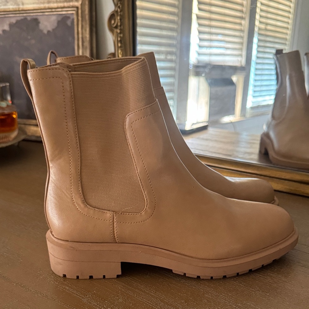 Tan Chelsea Boots